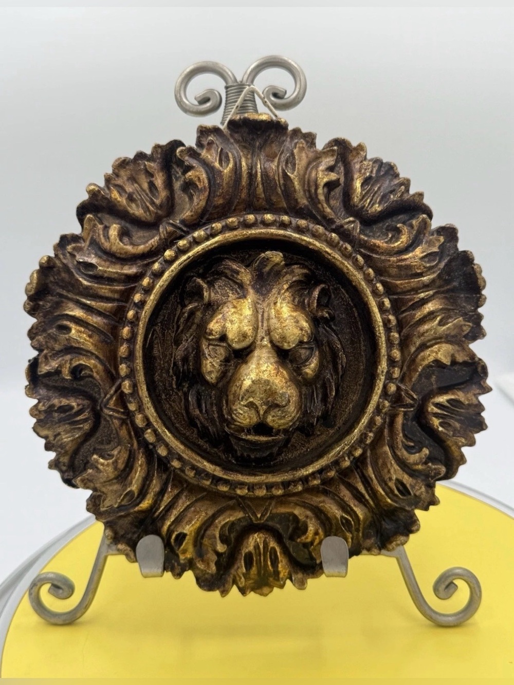 Vintage Lion Neoclassical Rondel Wall Plaque Bronze Coloring Gold Faux Finish - Picture 2 of 8